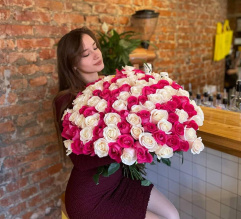 Роза Эквадор розово-белые 60 см