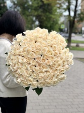 Букет из 101 белая роза