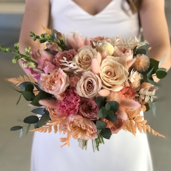 Букет невесты с папоротником и сухоцветами