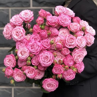 Букет из кустовых роз (розовый)